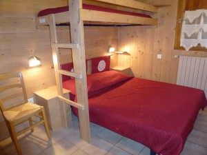 Chaudannes 12 - Chambre double avec lit savoyard    